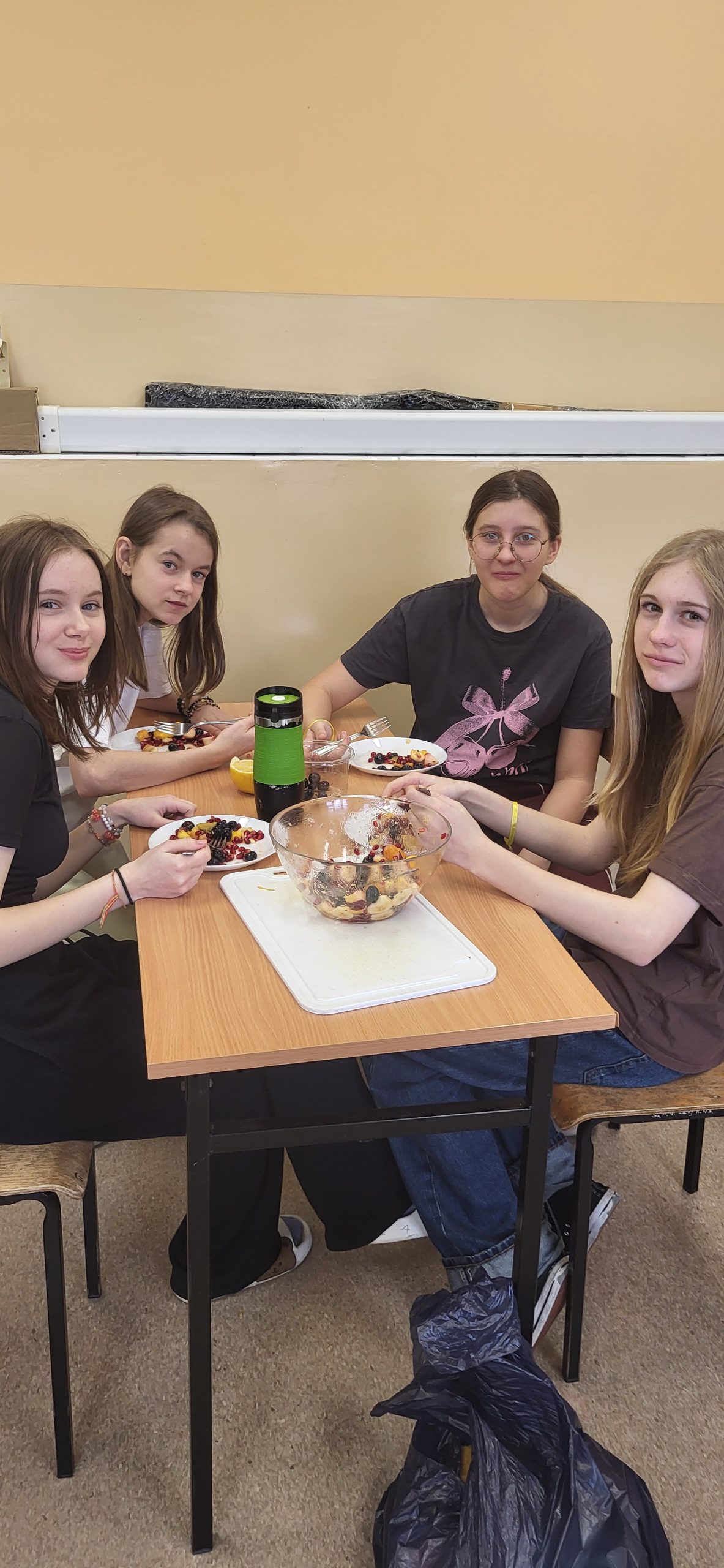 Pierwszy Dzień Wiosny w klasie 7 – zdrowo, kolorowo i smacznie!
