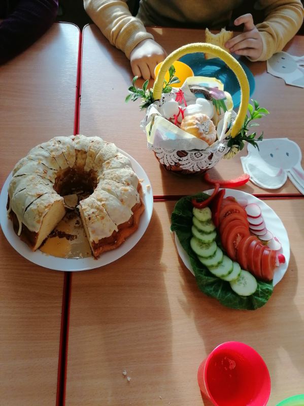 ŚNIADANIA WIELKANOCNE W NASZEJ SZKOLE