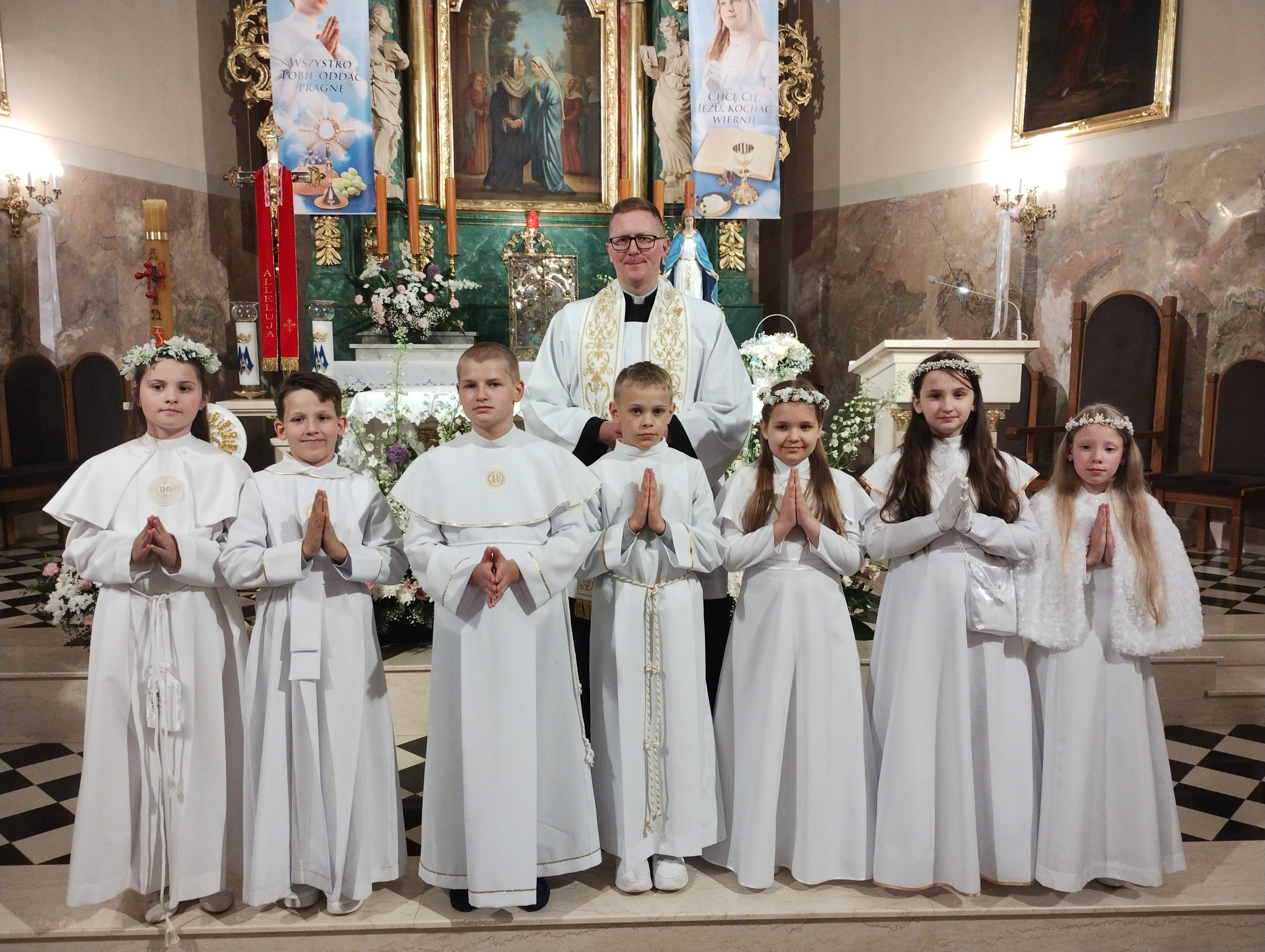 I KOMUNIA ŚWIĘTA UCZNIÓW KLASY III
